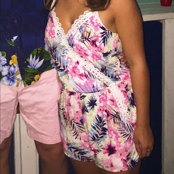 Lulumari Tropical Romper - Picture 1 of 4